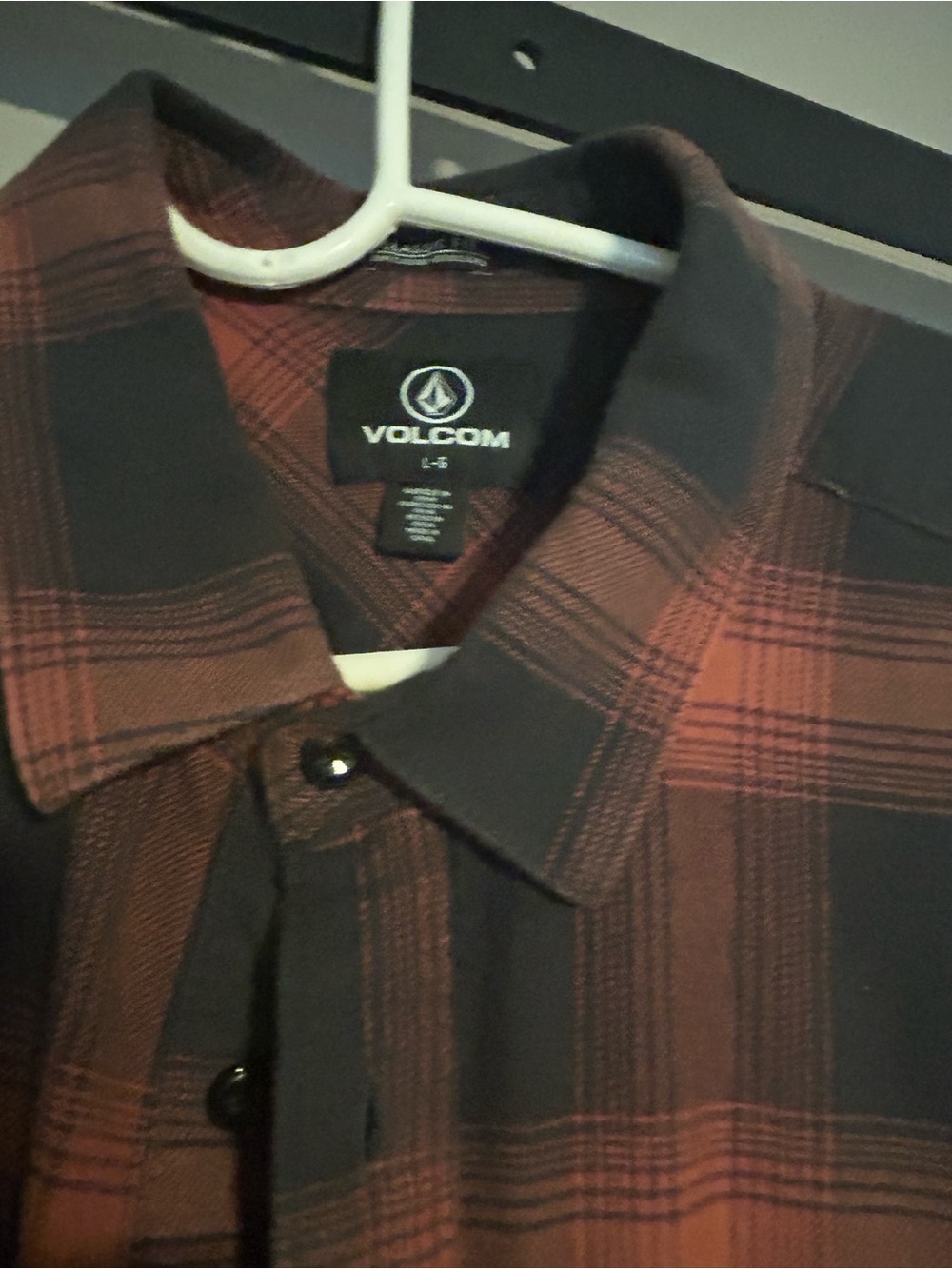 Volcom Men's Black and Red Plaid Button-Down Shirt